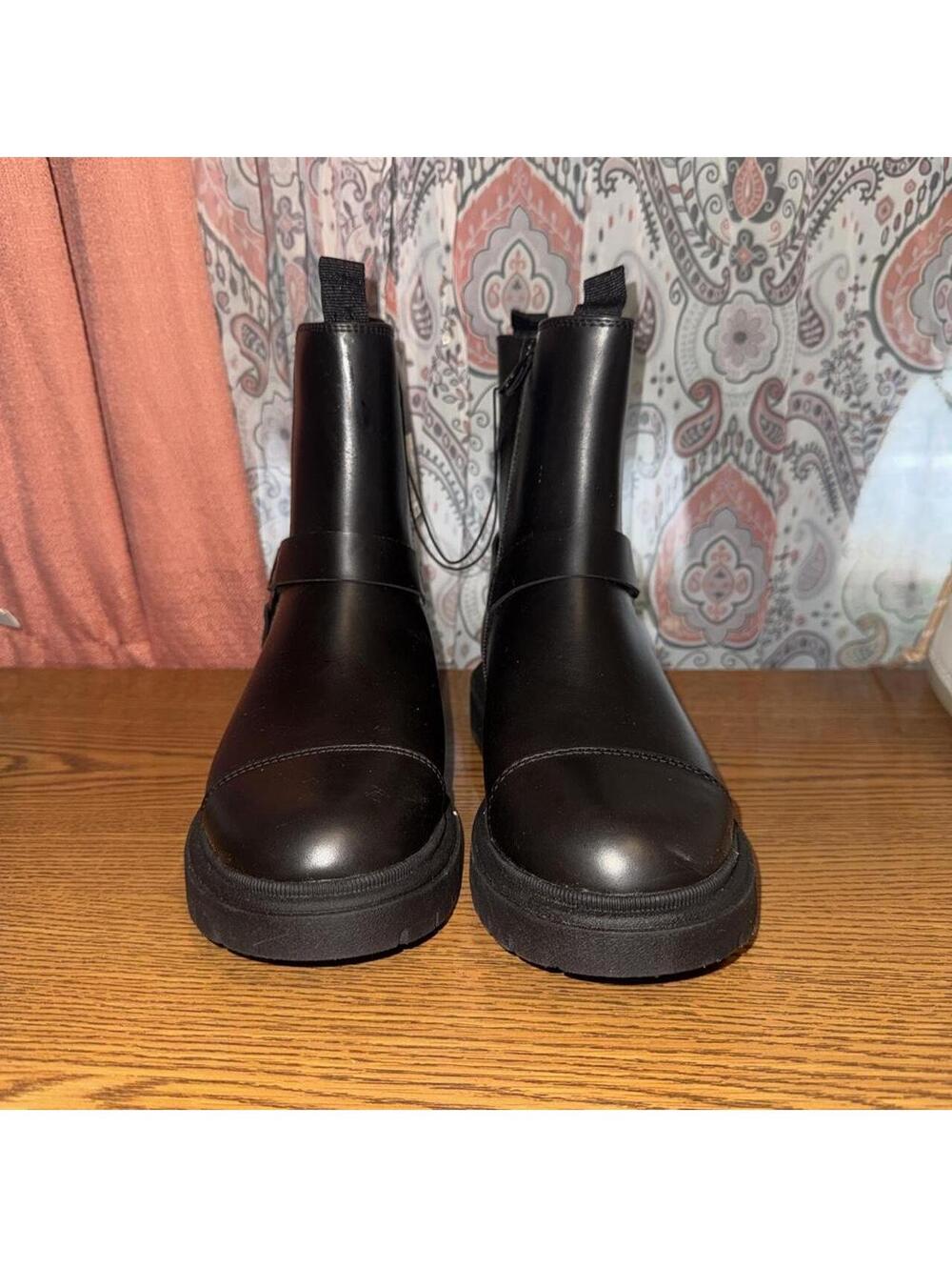 Art Class Black leather 4Y